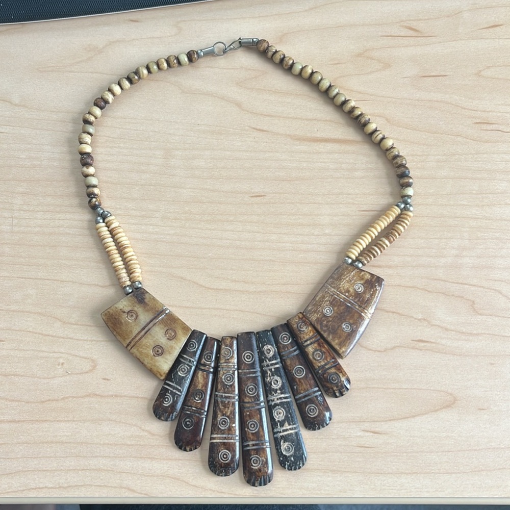 Wood statement necklace. Artesanal piece.